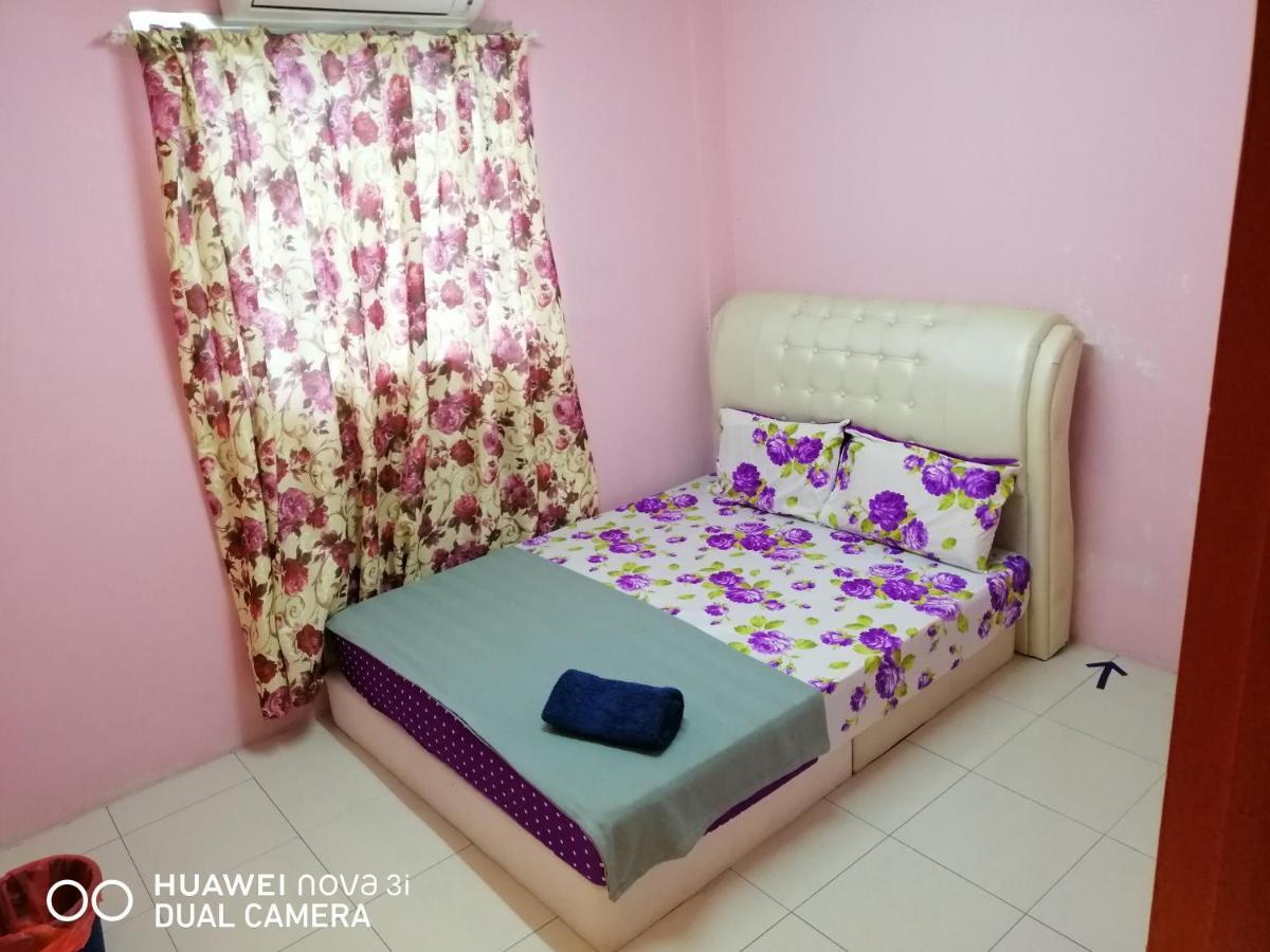 Layla Inn Batu Pahat Extérieur photo